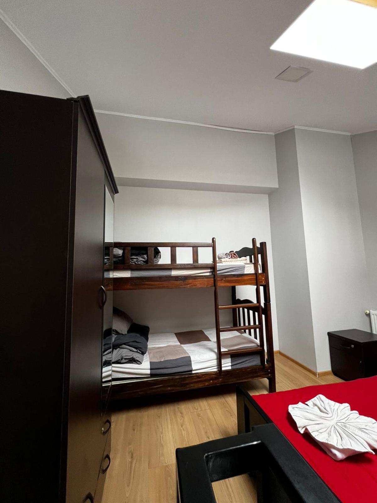 Rezi'S Apartment Vista กูเดาริ ภายนอก รูปภาพ