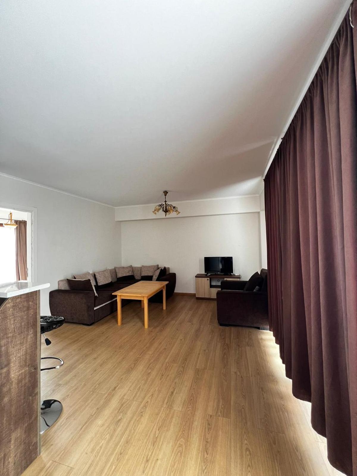Rezi'S Apartment Vista กูเดาริ ภายนอก รูปภาพ